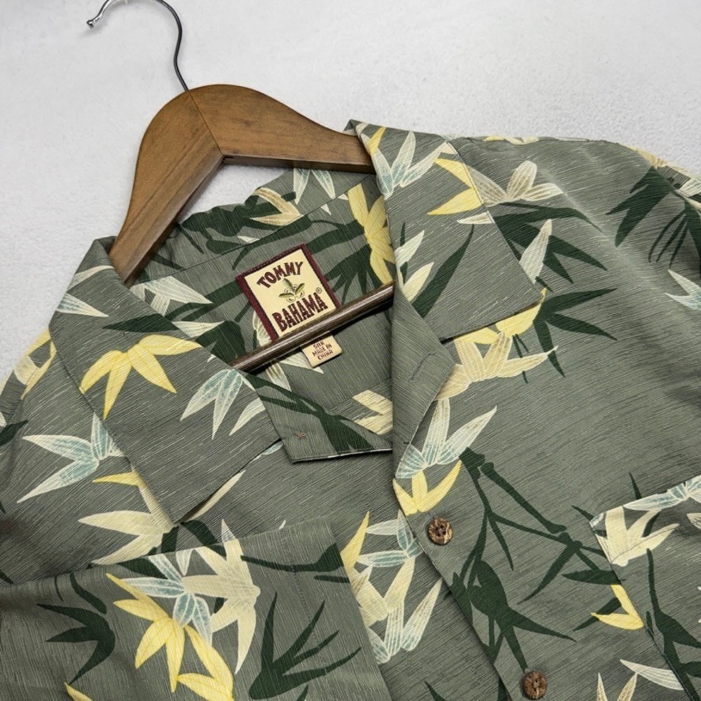 Tommy Bahama Shirt Mens XL Green Bamboo Print Camp Aloha Casual 100% Silk